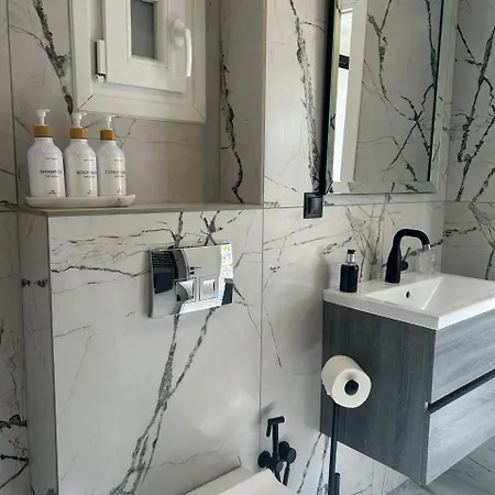 Nest By Oikies Néoi Epivátai