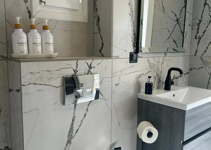 Nest By Oikies 尼奥伊皮瓦太